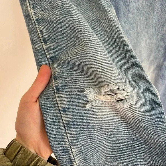 Levi’s Vintage Orange Tab Children’s Jeans Straight Leg Light Wash Distressed 12 - Picture 3 of 11